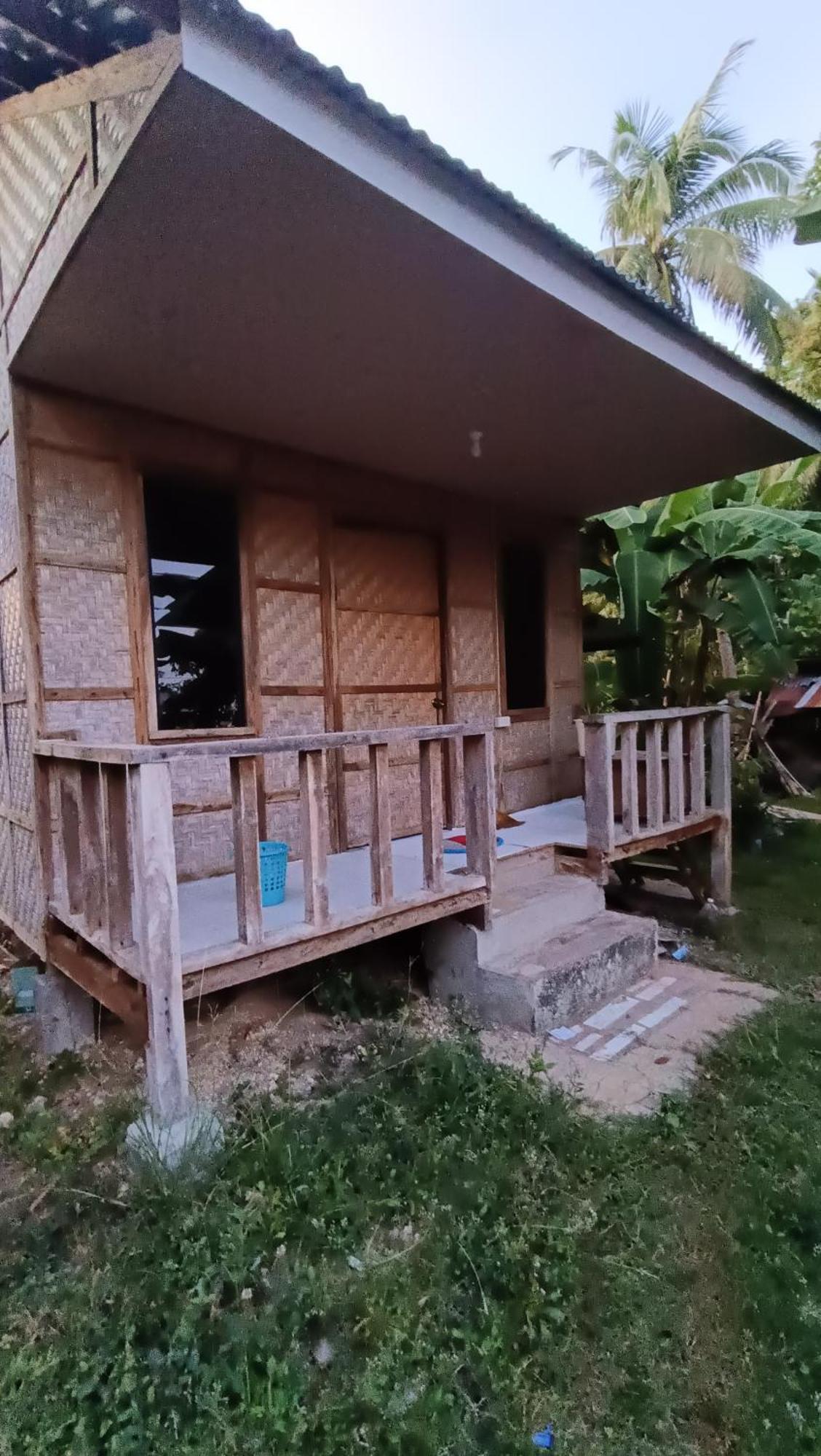 James Homestay Siquijor Esterno foto