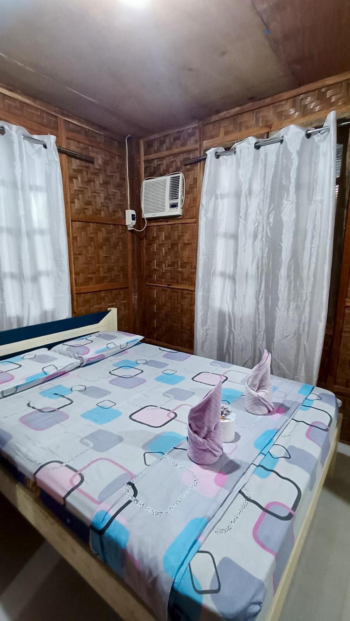 James Homestay Siquijor Esterno foto